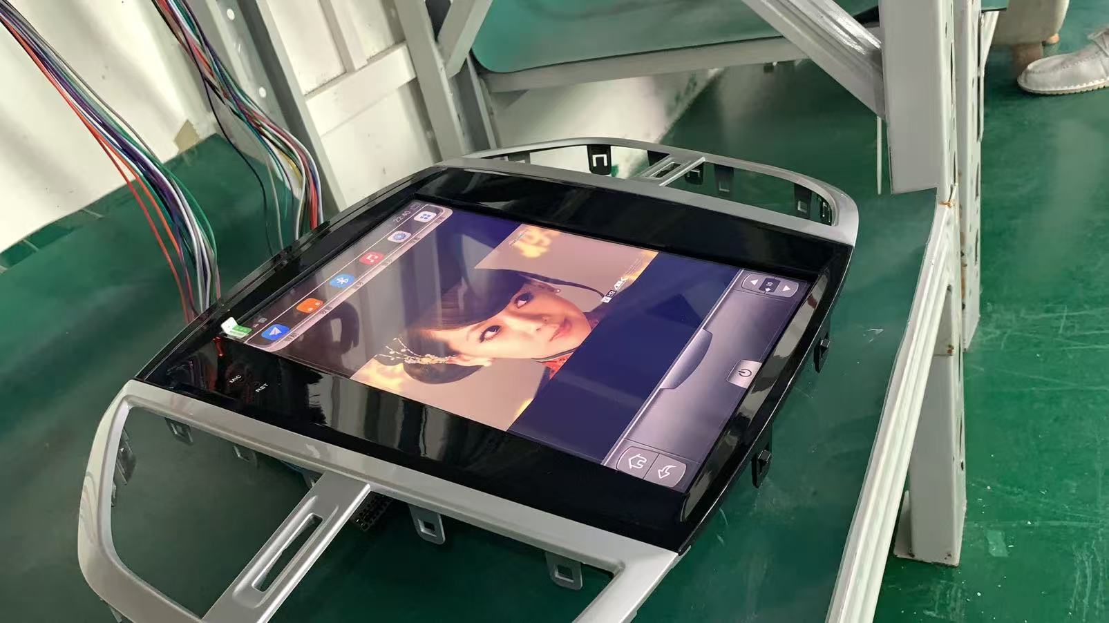 车载显示模组点亮测试实拍